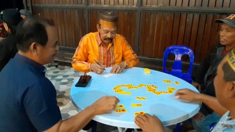 Lebih dari Sekedar Domino: Hasbudi Bangkitkan Semangat Kebersamaan Masyarakat