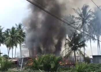 Tiga Rumah Warga di Pantai Amal Ludes Terbakar