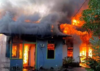 Lima Rumah Warga Ludes Dilalap Si Jago Merah di Karang Anyar Pantai