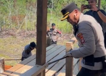 Polres Tarakan Berama Tim Gabungan Tertibkan Arena Judi Sabung Ayam