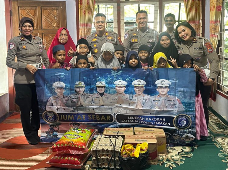 Program Jumat Sebar Satlantas Polres Tarakan Berbagi ke Anak Panti Asuhan