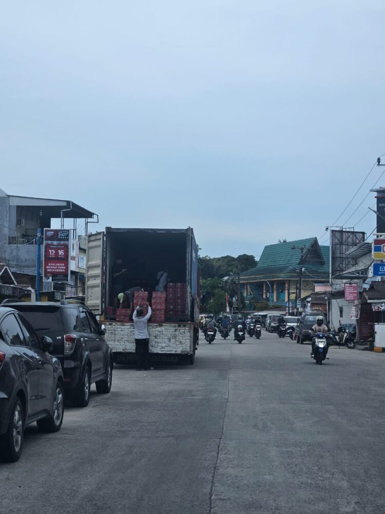 Warga Soroti Aktivitas Bongkar Muat Kontainer di Jalan Protokol Tarakan