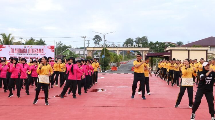 Polwan Polda Kaltara Gelar Olahraga Bersama dan Bazaar UMKM dalam Puncak Peringatan Hari Jadi Polwan ke-77