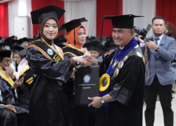 Wali Kota Tarakan Hadiri Wisuda ke-41 UBT, Tegaskan Komitmen Penguatan SDM Daerah