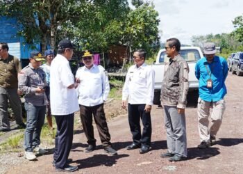 Perkuat Akses dan Ekonomi Masyarakat, Wagub Ingkong Ala Tinjau Pembangunan Jalan di Malinau
