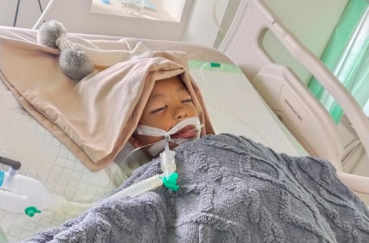 Masih Koma dan Butuh Operasi, Bocah Korban Kecelakaan Ini Butuh Uluran Tangan